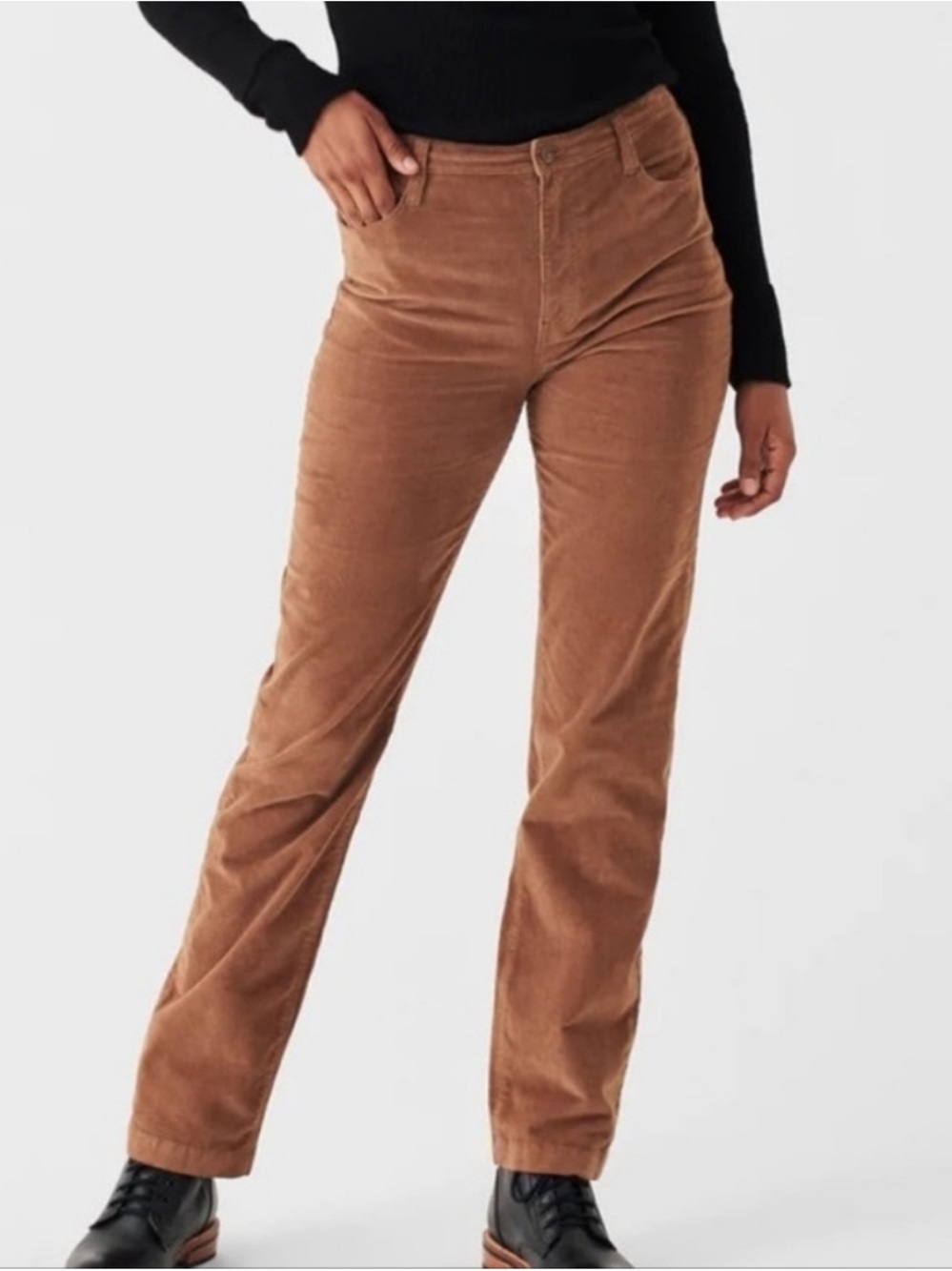Urban Outfitters Mom High Rise Corduroy Jeans. NWT. 25.